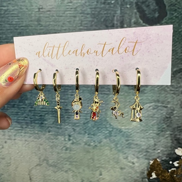 Mulan dainty earring stack | H - Picture 3 of 3